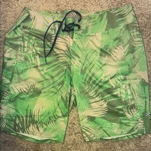 lululemon athletica Green Leaf Print Men's Swim Shorts